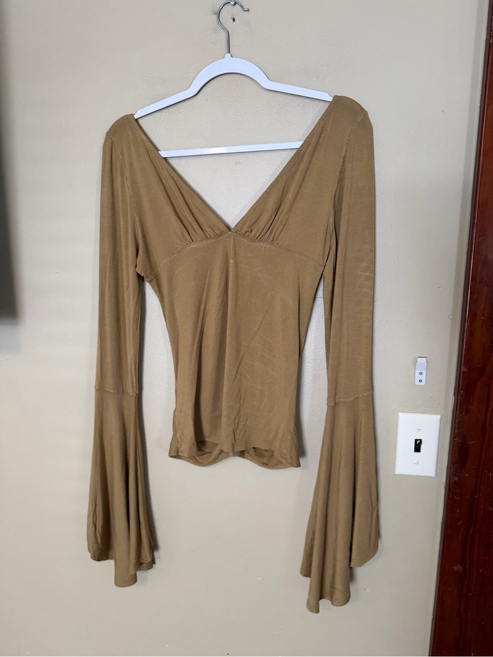 Free People What a Babe Ruched V-Neck Bell Sleeve Top - Picture 4 of 7